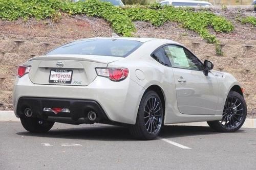 Photo of a 2016 Toyota 86 in Lunar Storm (paint color code H6Q)