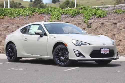 Photo of a 2016 Toyota 86 in Lunar Storm (paint color code H6Q)