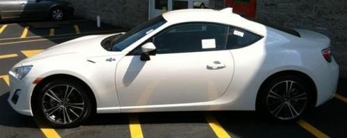 Photo of a 2015-2020 Toyota 86 in Halo (paint color code K1X)