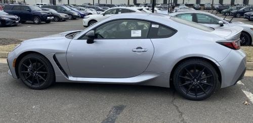 Photo of a 2022-2024 Toyota 86 in Steel (paint color code G1U