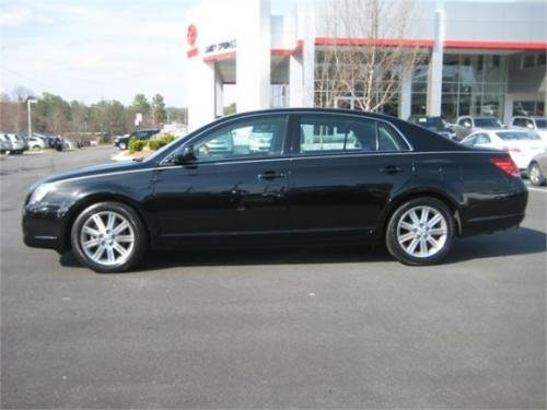Photo of a 2009 Toyota Avalon in Black (paint color code 202