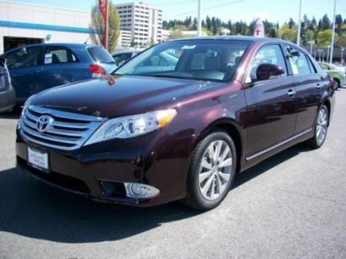 Photo of a 2011-2012 Toyota Avalon in Sizzling Crimson Mica (paint color code 3R0)