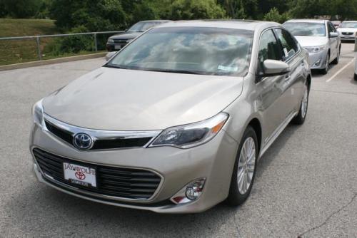 Photo Image Gallery & Touchup Paint: Toyota Avalon in Champagne Mica (5B2)