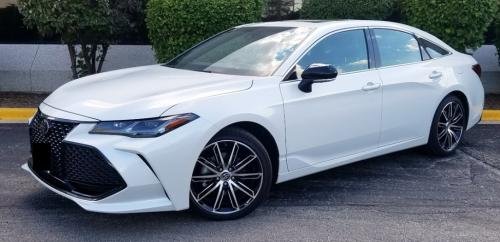 Photo of a 2019-2022 Toyota Avalon in Wind Chill Pearl (paint color code 2PS