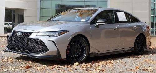 Photo of a 2021 Toyota Avalon in Celestial Silver Metallic (paint color code 1J9)