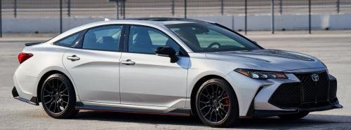 Photo of a 2019 Toyota Avalon in Celestial Silver Metallic (paint color code 1J9)