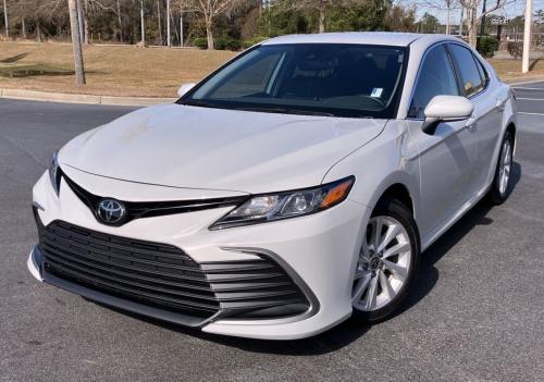 Photo of a 2021-2022 Toyota Avalon in Ice Edge (paint color code 2UZ)