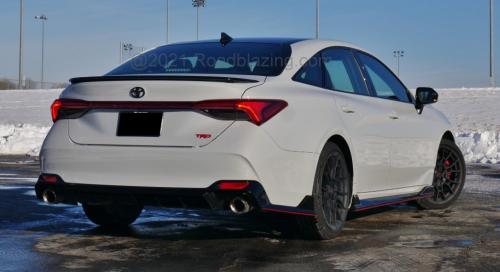 Photo of a 2021 Toyota Avalon in Ice Edge (paint color code 2UZ)