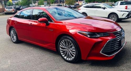 Photo of a 2021 Toyota Avalon in Supersonic Red (paint color code 3U5)