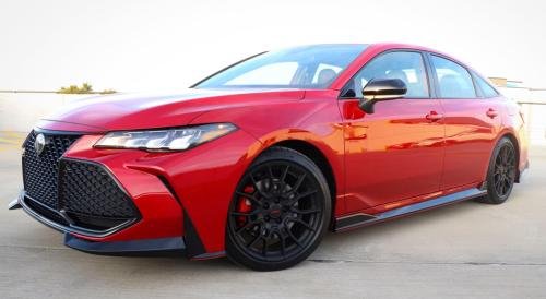 Photo of a 2020 Toyota Avalon in Supersonic Red (paint color code 3U5)