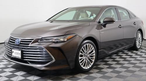 Photo of a 2019-2020 Toyota Avalon in Brownstone (paint color code 4X7)