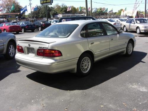 Photo of a 1999 Toyota Avalon in Lunar Mist Metallic (paint color code 1C8)