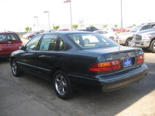 Photo of a 1998-1999 Toyota Avalon in Classic Green Pearl (paint color code 6P2)
