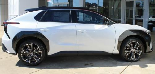 Photo of a 2023 Toyota bZ in Black on Wind Chill Pearl (paint color code 2VP)