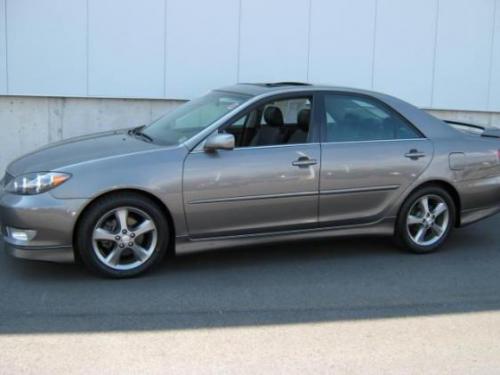 Photo of a 2003 Toyota Camry in Phantom Gray Pearl (paint color code 1E3)