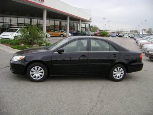 Photo of a 2002-2006 Toyota Camry in Black (paint color code 202