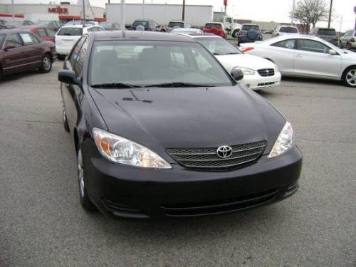 Photo of a 2002-2006 Toyota Camry in Black (paint color code 202