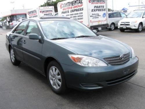 Photo of a 2002 Toyota Camry in Aspen Green Pearl (paint color code 6S7)