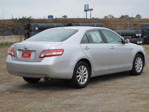 Photo Image Gallery & Touchup Paint: Toyota Camry in Classic Silver ...