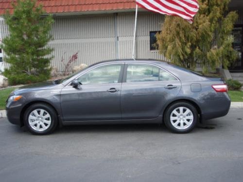 Photo of a 2010 Toyota Camry in Magnetic Gray Metallic (paint color code 1G3)