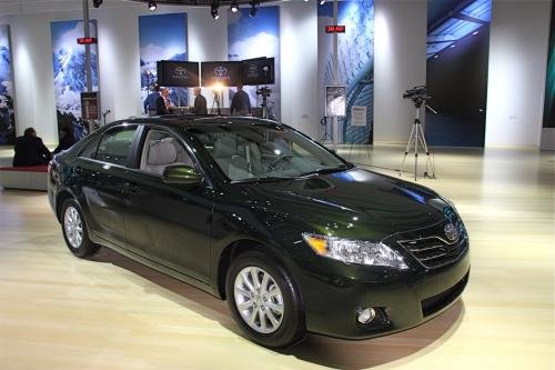 Photo of a 2010-2011 Toyota Camry in Spruce Mica (paint color code 6V4)