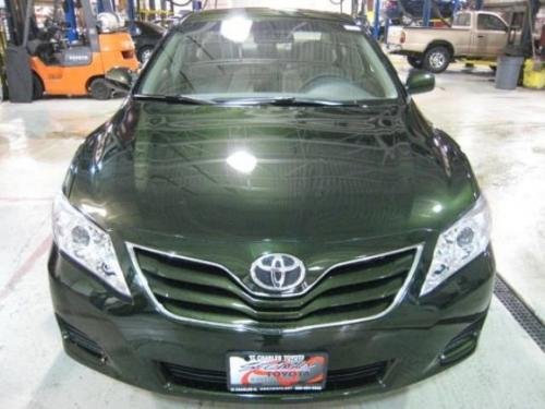 Photo of a 2010-2011 Toyota Camry in Spruce Mica (paint color code 6V4)