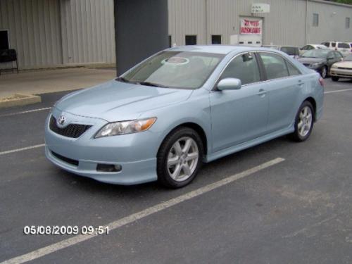 Photo of a 2008 Toyota Camry in Sky Blue Pearl (paint color code 8S4)