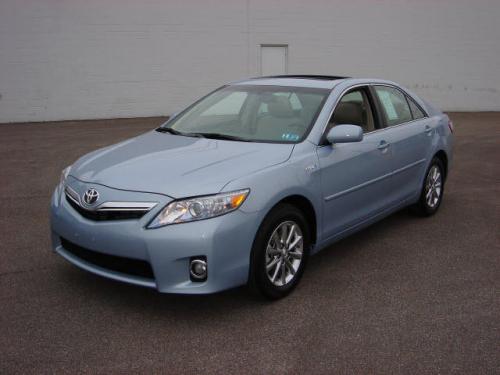 Photo of a 2010 Toyota Camry in Blue Whisper Mica (paint color code 8U8)