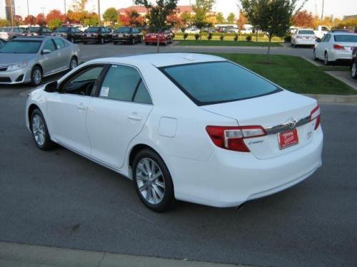 Photo Image Gallery & Touchup Paint: Toyota Camry in Super White (040)