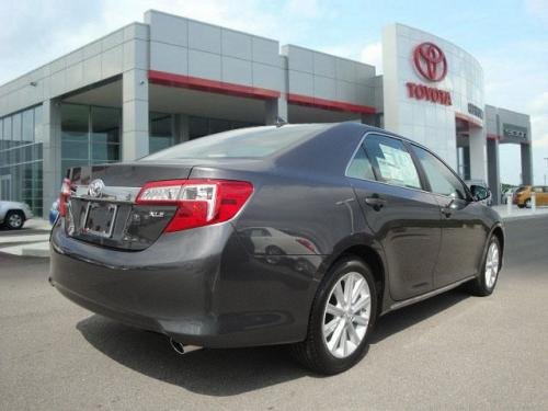 Photo of a 2012-2014 Toyota Camry in Magnetic Gray Metallic (paint color code 1G3)