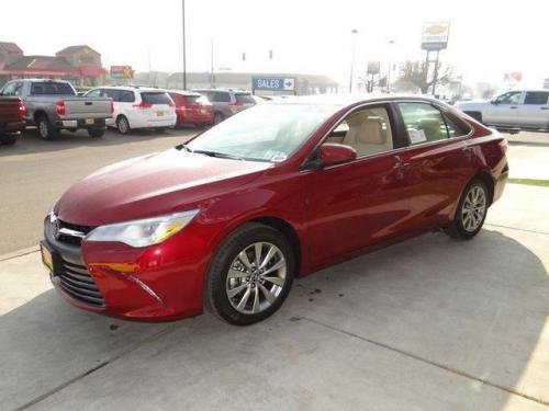 Photo of a 2015-2017 Toyota Camry in Ruby Flare Pearl (paint color code 3T3)