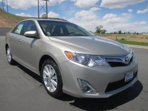 Photo Image Gallery & Touchup Paint: Toyota Camry in Creme Brulee Mica ...