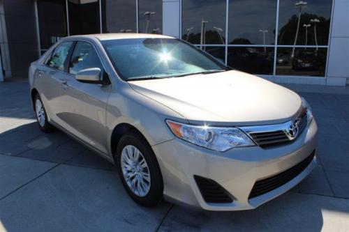 Photo Image Gallery & Touchup Paint: Toyota Camry in Creme Brulee Mica ...