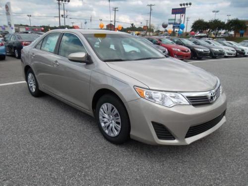 Photo Image Gallery & Touchup Paint: Toyota Camry in Creme Brulee Mica ...