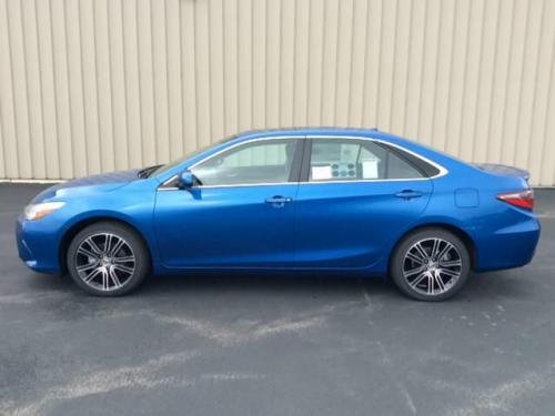 Photo of a 2016-2017 Toyota Camry in Blue Streak Metallic (paint color code 8T7