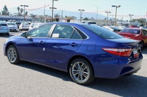 Photo of a 2015-2016 Toyota Camry in Blue Crush Metallic (paint color code 8W7)
