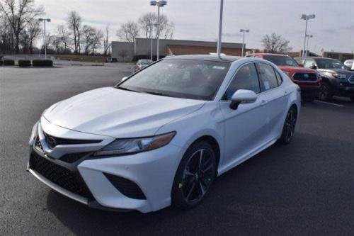 Photo of a 2018-2024 Toyota Camry in Wind Chill (paint color code 2PS