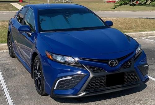 Photo of a 2023-2024 Toyota Camry in Reservoir Blue (paint color code 8Q4)