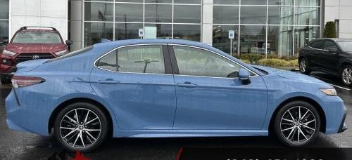 Photo of a 2022-2024 Toyota Camry in Cavalry Blue (paint color code 2VV)
