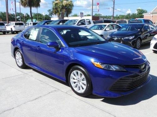 Photo of a 2018 Toyota Camry in Blue Crush Metallic (paint color code 8W7)