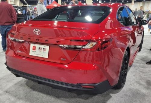 Photo of a 2025 Toyota Camry in Supersonic Red (paint color code 2SC)