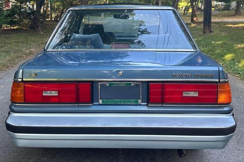 Photo of a 1986 Toyota Camry in Medium Blue Metallic on Light Blue Metallic (paint color code 2Y9)