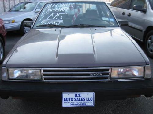 Photo of a 1985 Toyota Camry in Brown Metallic (paint color code 2T2)