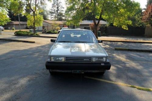 Photo of a 1986 Toyota Camry in Beige Metallic (paint color code 2Z1