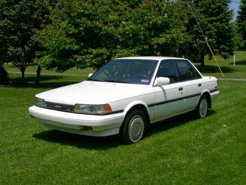 Photo of a 1987 Toyota Camry in Super White (paint color code 040)