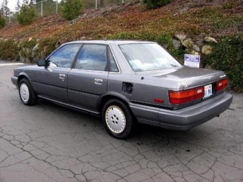 Photo of a 1987-1990 Toyota Camry in Gray Metallic (paint color code 167