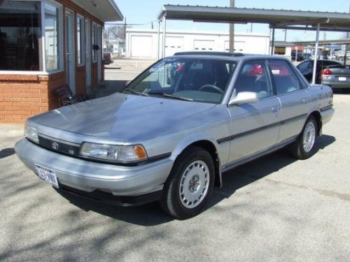 Photo of a 1989-1990 Toyota Camry in Silver Metallic (paint color code 29H)