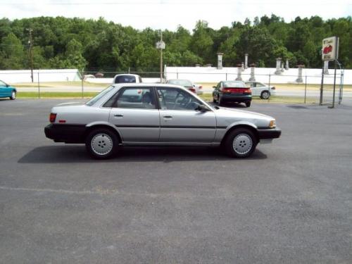 Photo of a 1989-1990 Toyota Camry in Silver Metallic (paint color code 29H)