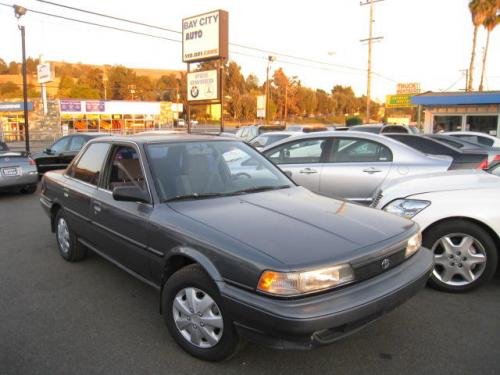 Photo of a 1991 Toyota Camry in Gray Metallic (paint color code 185