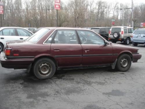 Photo of a 1990-1991 Toyota Camry in Dark Red Pearl (paint color code 3J5